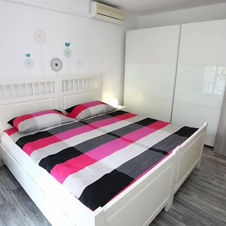 Jasmine's Flat Jb1 *