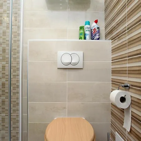 Jasmine's Flat Jb1 Апартаменты *
